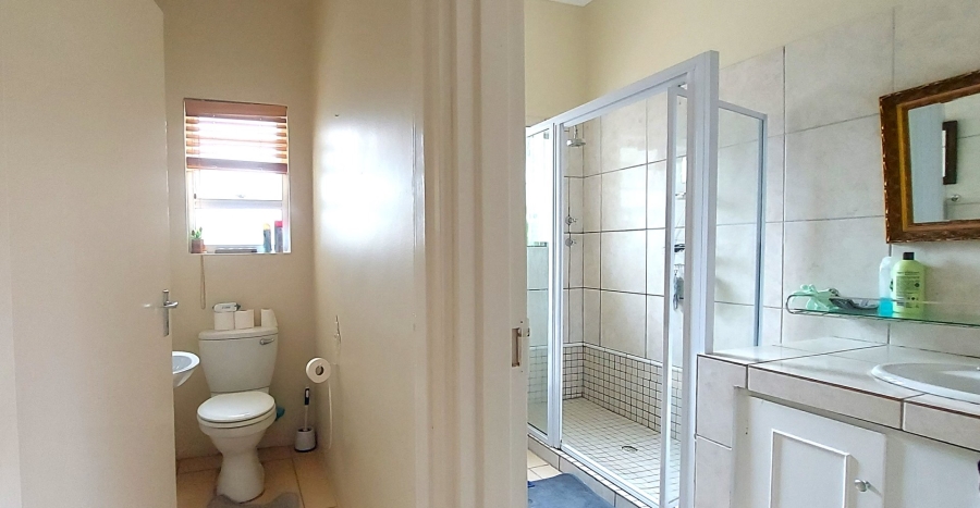 2 Bedroom Property for Sale in Bonza Bay Eastern Cape